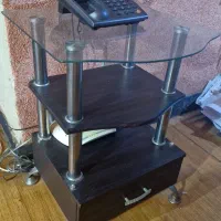 میز تلفن مدرن زیر قیمت به‌دلیل مهاجرت