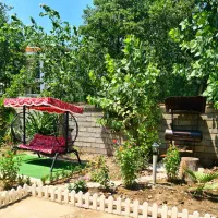 ویلای ساحلی وارنا|اجارهٔ کوتاهمدت ویلا و باغ|رودسر, |دیوار