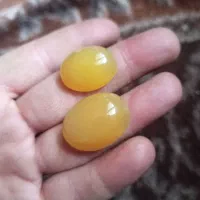 عقیق زرد یمنی درجه یک بسیار خوشرنگ و درشت
