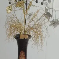 گلدان با گل