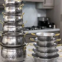 تعدادی ظرف ولباس|ظروف پختوپز|قوچان, |دیوار