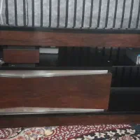 یک عدد میز تی وی و جاکفشی