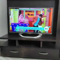 ال ای دی ۴۲ اینچ همراه با میز تی وی