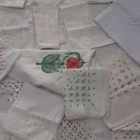 دستمال گلدوزی شده