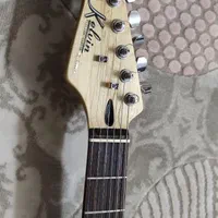 گیتار  (برقی) دست چپ|گیتار، بیس، امپلیفایر|فولادشهر, B2|دیوار