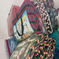 باران|رختخواب، بالش، پتو|داراب, |دیوار