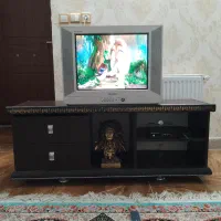 تلویزیون 21 اینچ سامسونگ به همراه میز زیبا