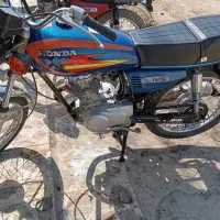 2عدد موتور سیکلت پارکینگی