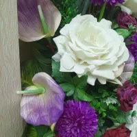 گلدان طلایی با گل های خارجی نو مناسب خاستگاری|گل مصنوعی|مشهد, هدایت|دیوار