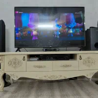 میز تلوزیون همراه با اینه کنسول