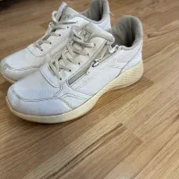 کتونی و کالج|کیف، کفش، کمربند|اندیشه, اندیشه فاز ۳|دیوار