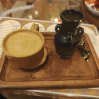 فال تاروت و فال قهوه همراه با کف بینی