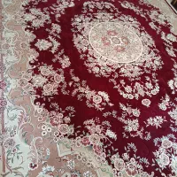 یک جفت فرش ۱۲ متری و یک جفت لوستر کریستالی