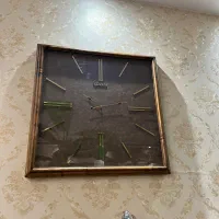 ساعت بزرگ چوبی