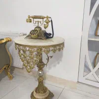 میز و تلفن برنز