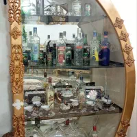 گنجه و آینه شمعدون