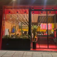 پیک موتوری فست فود