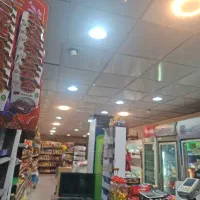 فروشنده سوپر مارکت