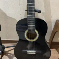 گیتار کلاسیک برند martin با رنگ مشکی