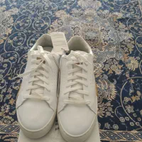 کفش اسپورت مارک اسپانیایی اورجینال pull&bearسایز۴۴