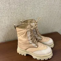 بوت، کتونی و صندل|کیف، کفش، کمربند|ساری, |دیوار