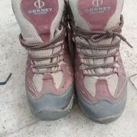 کفش کوهنوردی اصل سایز ۳۸ یا ۳۸ و نیم در حدنو