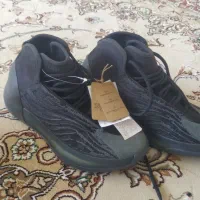 کفش adidas،yeezy اصل،اورجینال و باکیفیت عالی|کیف، کفش، کمربند|کرمانشاه, |دیوار