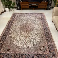 فرش ۶ متری ۱۲۰۰ شانه کاشان تراکم ۳۶۰۰ نایین کرم