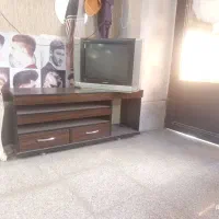 تلوزیون و میز تلوزیون