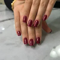 خدمات تخصصی کاشت و ترمیم ناخن