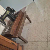 چرخ خیاطی  قدیمی برای ۸۰ سال پیش هس