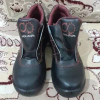 کفش کار|کیف، کفش، کمربند|قم, نوقطار|دیوار