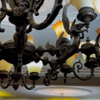 لوستر کلاسیک با آلیاژ رنگ برنز بسیار شیک