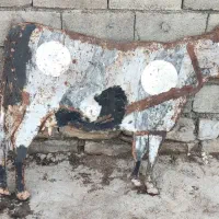 مجسمه گاو فلزی