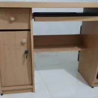 میز کامپیوتر سالم و تمیز|میز تحریر و کامپیوتر|اهواز, منبع اب|دیوار