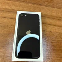 آیفون SE 2022 مشابه آیفون 13 تمیز و بدون خطوخش