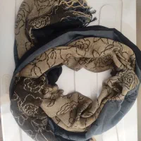 ۴ عدد شال یک روسری ۱۰۰ هزار تومان|حراج|رشت, گلسار|دیوار