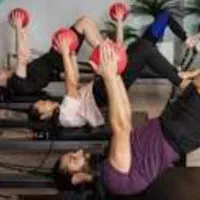 استخدام مربی پیلاتس و یوگا