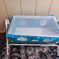 یک عدد گهواره نوزاد