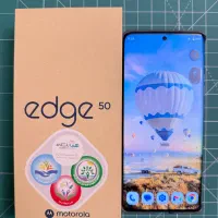 موتورولا Edge 50 رم ۱۲ و حافظه ۵۱۲ یک ماه کارکرد