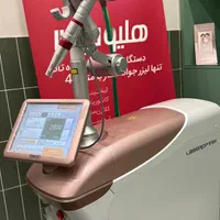 اپراتور لیزر خانم
