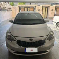کیا سراتو هاچ بک ۲۰۱۵بدون رنگ