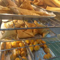 ب ۲ نفر کارگر ساده جهت کار در سمبوسه فروشی