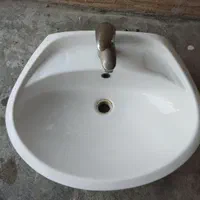 روشویی سرامیکی سالم به همراه شیرآلات|لوازم سرویس بهداشتی|چالوس, |دیوار