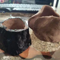 ظرف سفالی لعاب شده دفرمه طرح