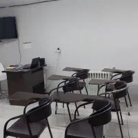 اجاره ساعتی یا ماهانه نوبت صبح آموزشگاه|اجارهٔ کوتاه‌مدت دفتر کار و فضای آموزشی|اصفهان, دستگرده|دیوار