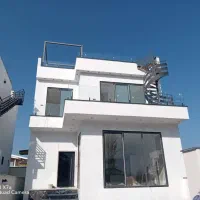 پنجره upvc با شیشه و سکوریت و نرده شیشه ای