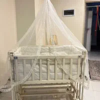 تخت نوزاد کنار مادر  دارای گهواره و پشه بند|تخت و صندلی بچه|فردیس, فردیس|دیوار