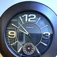 ساعت دیوار اصلا استفاده نشده کادویی بوده