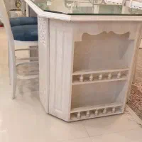 میز جزیره چوبی  زیبای آشپزخانه و صندلی اپن